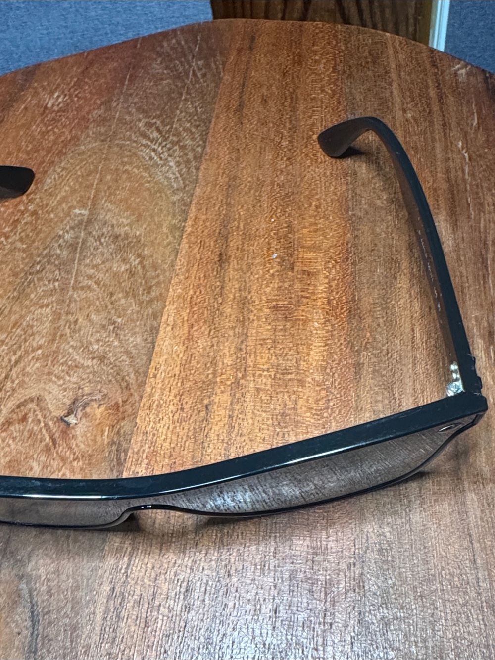 Ray-Ban Black Frame Sunglasses with Dark Lenses - Picture 3 of 12